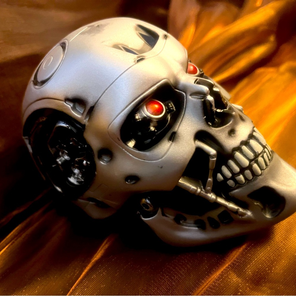 Terminator Genisys half-scale T-800 skull replica